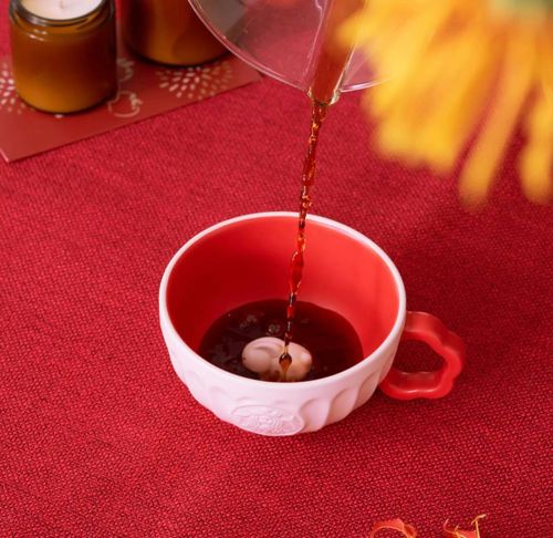 Starbucks 2023 China Red Cute Rabbit at the Bottom 11oz Mug
