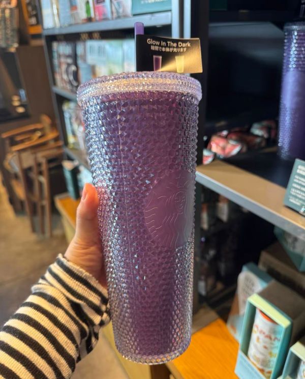 Starbucks 2023 Japan Halloween Purple Glow in the Dark 24oz Venti Studded Tumbler ship in the end of Oct.