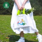 Starbucks 2024 China Alice in Wonderland White Picnic Mat Hand Bag