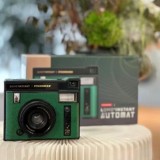 Starbucks x Lomo Green Polaroid Camera( no battery no printing paper when shipping)