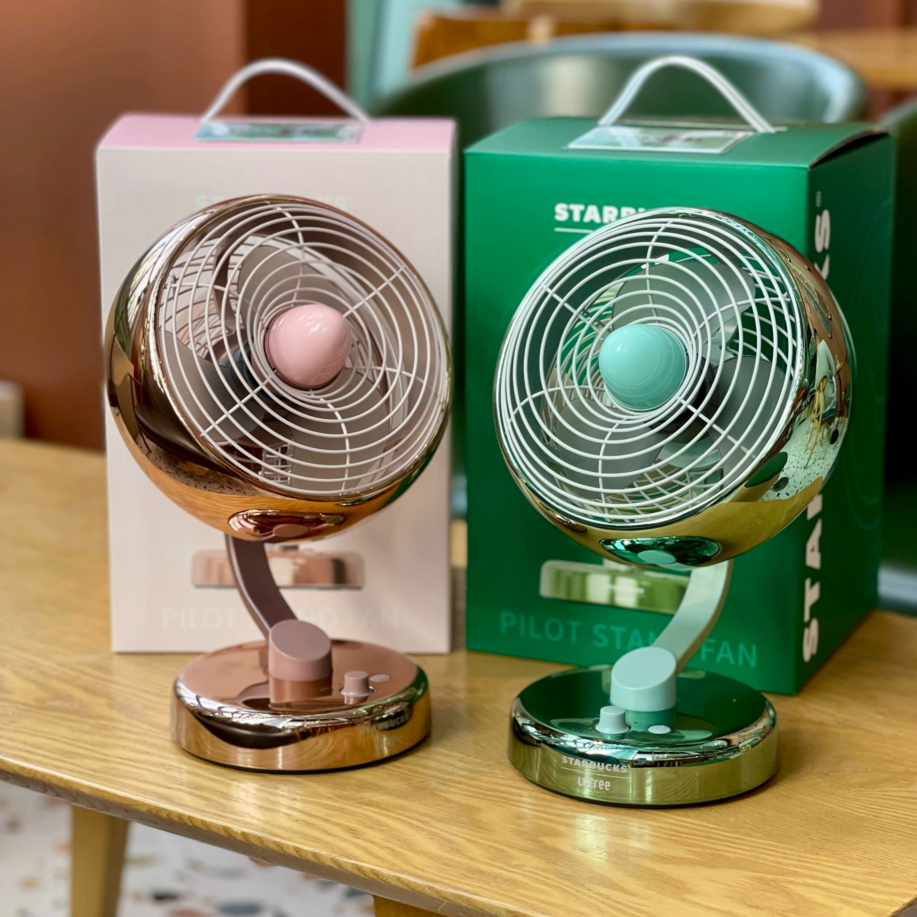 Starbucks China ミニ扇風機 グリーン　スタバ 日本未発売 STARBUCKS 卓上扇風機 ミニファン スターバックス