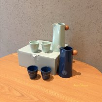 Starbucks 2026 China wine pot and 2 mugs set 