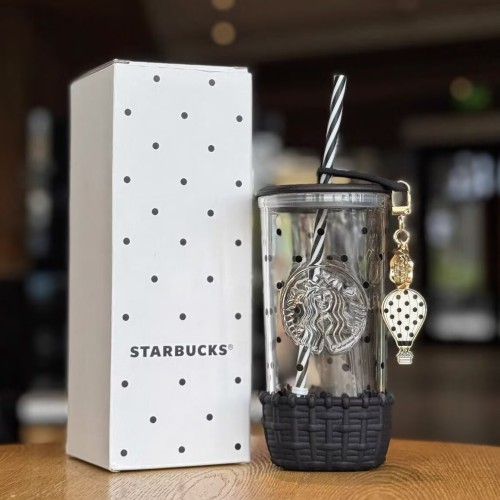 Starbucks 2026 China polka dots 18oz glass cup with keychain