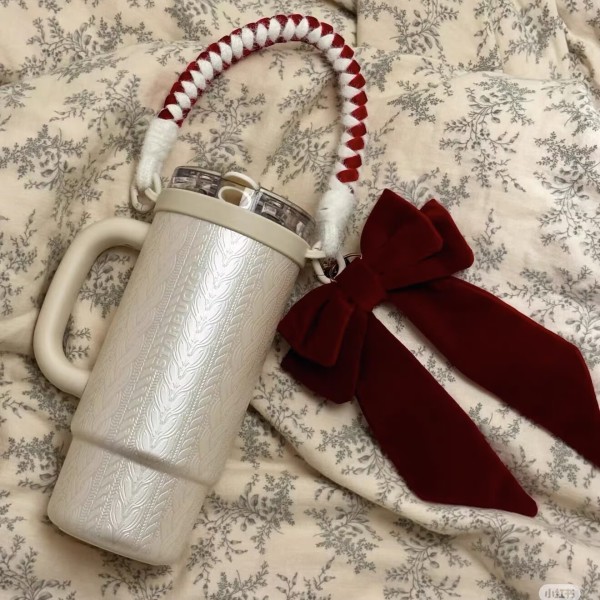 Starbucks 2026 China Christmas white ss tumbler with handle 