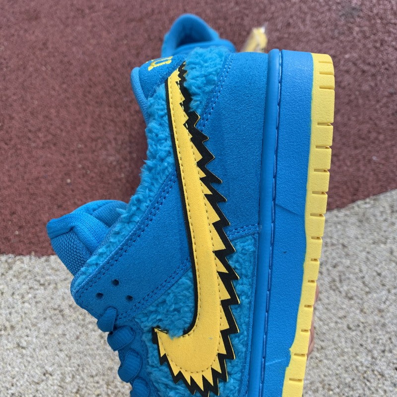 grateful dead x dunk low sb blue bear