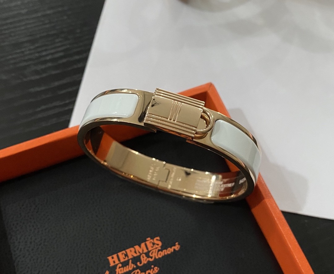 US$ 91.80 - Hermès Clic Cadenas bracelet - www.comingfashions.com