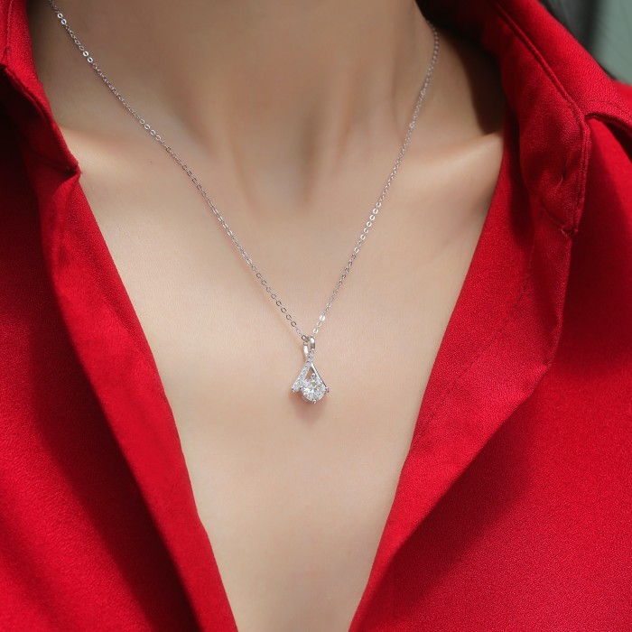 Elegan Moissanite Necklace in Sterling Silver