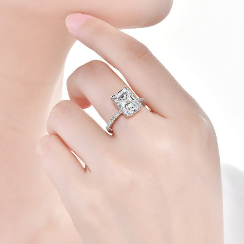 Simple  Brilliant Rectangular Standard Silver Carbon Zircon Ring