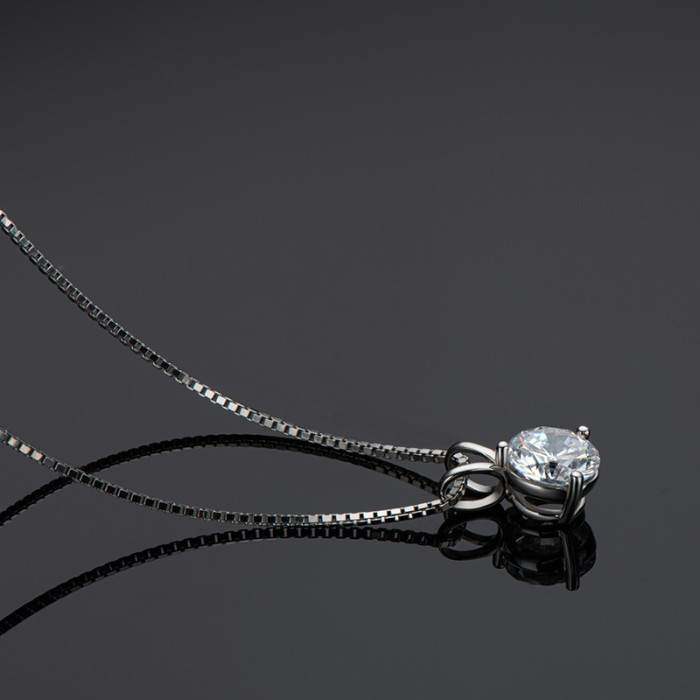 AED 148.0 Classic 1.0CT ThreeClaw Moissanite Necklace Sterling