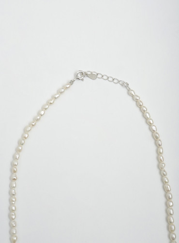 Oval Pendant Pearl Necklace