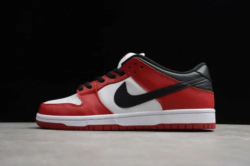 SB Dunk Low Pro Chicago Red White Black 917567-641