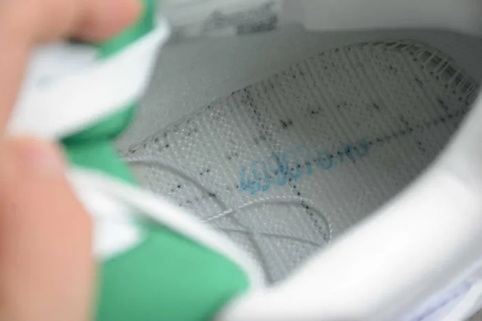 Air Jordan 4 Metallic Green CT8527-113