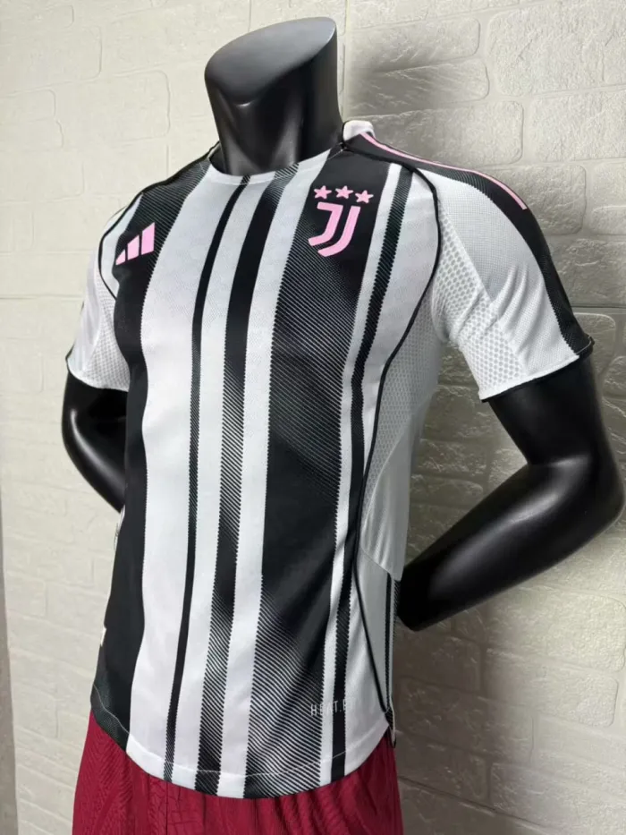 Juventus Home Player Jersey 25/26