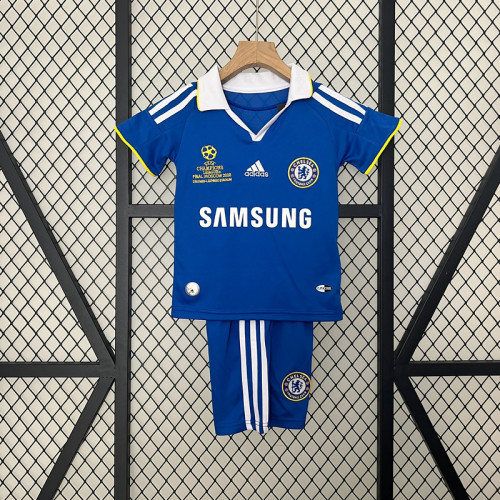 Chelsea 2008/09 Champions League home game size: 16-28