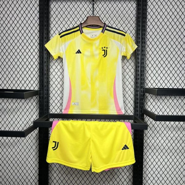 Juventus 24/25 away kids kit  size: 16-28