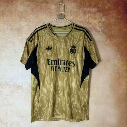 Real madrid 2025/26 Gold special jersey