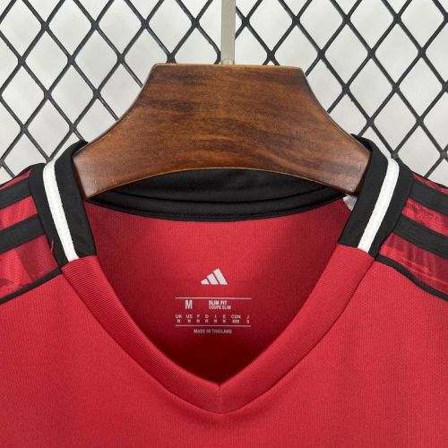 Manchester United  2025/26 woman home Soccer jersey