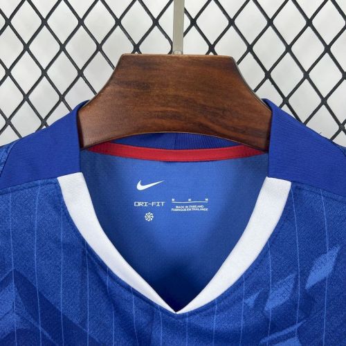 Chelsea F.C. 2025/26 woman home Soccer jersey