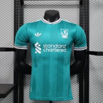 Liverpool 2025/26 third away green player version