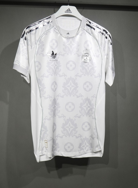 Real Madrid 2025/26 White and Silver Special Jersey