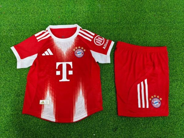 Bayern München 2025/26 Home Player Version  kid kit
