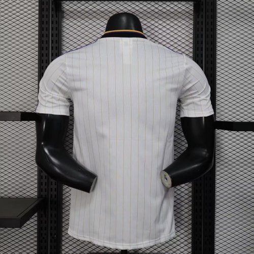 Manchester United 2025/26 White Retro Model Jersey Player Version