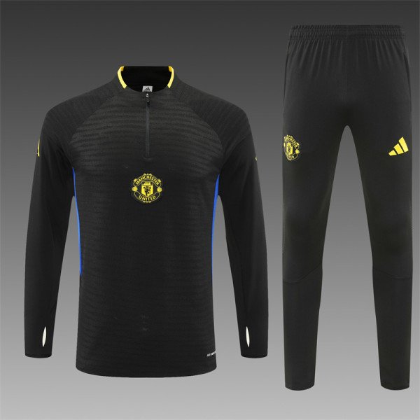 Manchester United 2025/26 Black  Half zipper training clothes