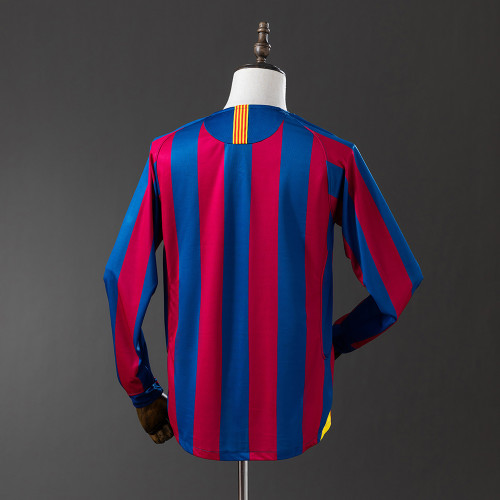 Barcelona 2005-06 La Liga versionLa Liga version home  long sleeve Retro soccer jerseys