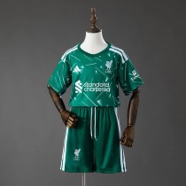 Liverpool 2026/27 Green Goalkeeper  kids kit size 16-28
