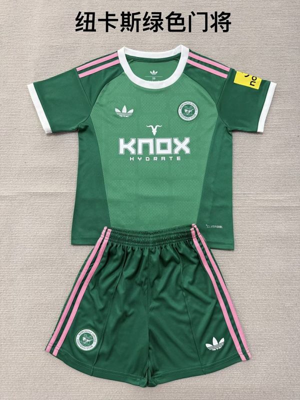 Kids Kit Newcastle United 2026/27 Green Goalkeeper  Soccer Jersey Size 16-28