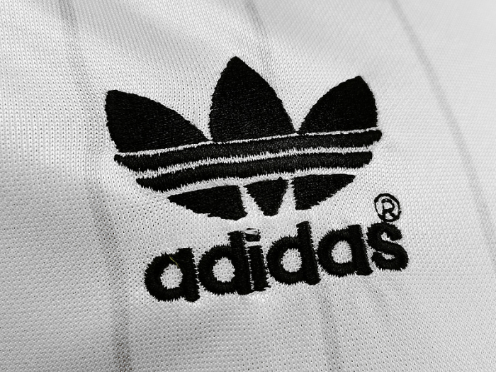 Man United Retro Jersey 1983 Away Football Jersey Soccer Shirt