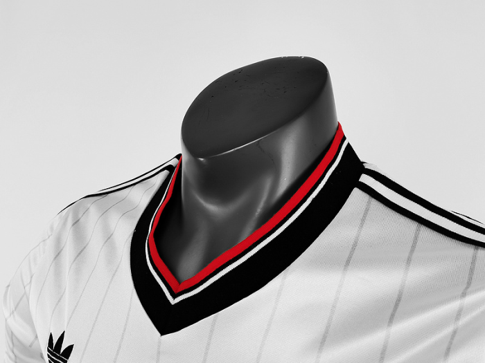 Man United Retro Jersey 1983 Away Football Jersey Soccer Shirt