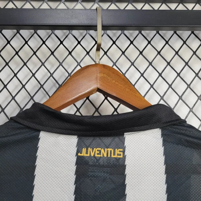 Retro JUV Jersey Home Kit 2010/11 Football Soccer Shirt