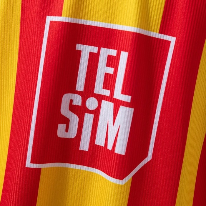 Galatasaray Jersey 1999-00 Home Retro Football Kit