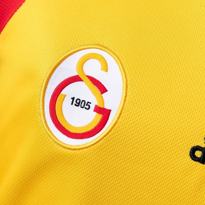 Galatasaray Jersey 1998-99 Home Retro Football Kit