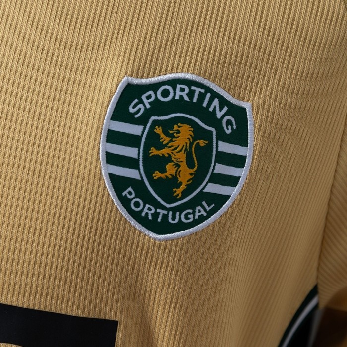 Sporting CP Jersey 2003-04 Away Retro Football Kit