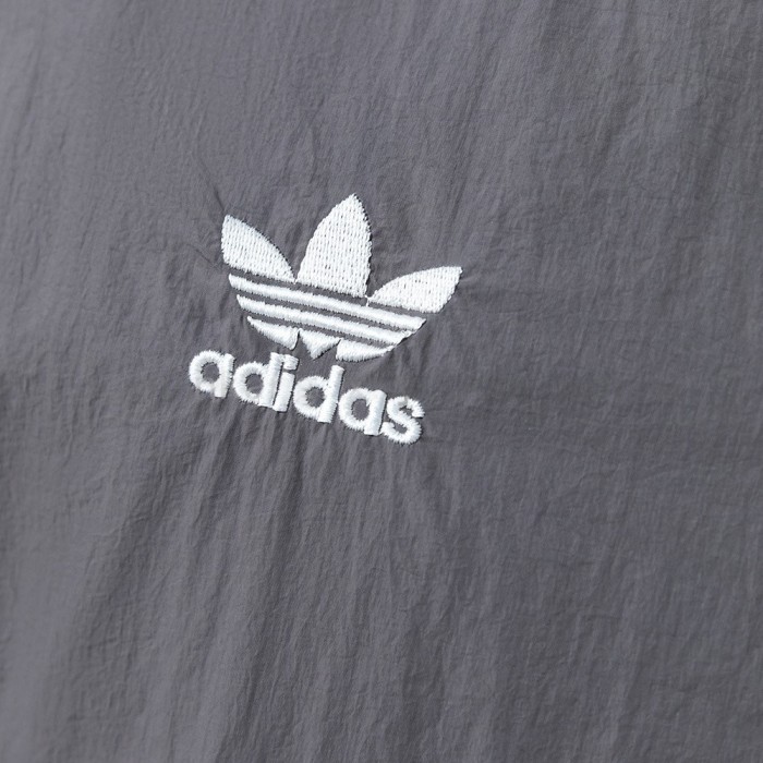 Real Madrid Windbreaker 2025/26 Grey Football Kit