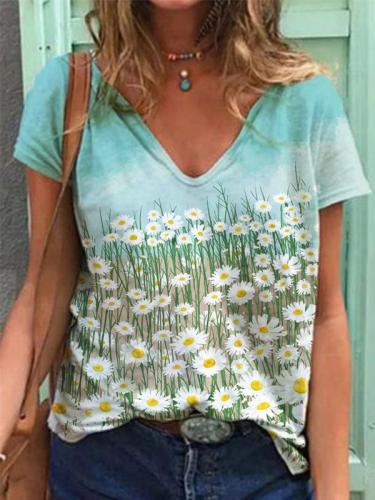 Women's daisy print V-neck T-shirt