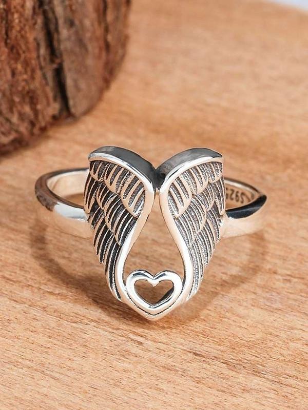 Vintage ladies angel wings love heart ring