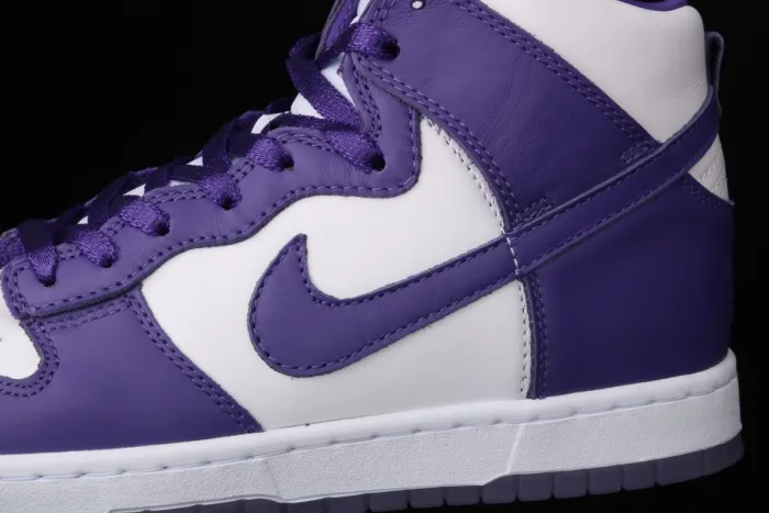 NIKE SB DUNK High  Varsity Purple  dunk series white and purple color retro high top leisure sports skateboard shoes DC5382-100