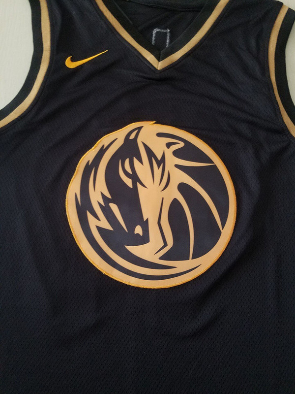 Luka Dončić 77 Black Golden Edition Jersey