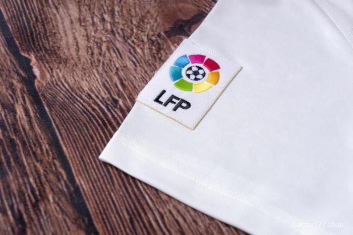 RETRO 02/03 Real Madrid Home Soccer Jersey