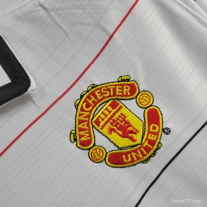 04/06 Retro Manchester United Away Jersey