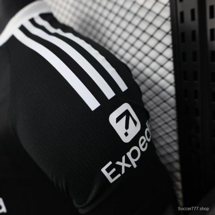 Player Version 25/26 Liverpool Black Goalkeeper Jersey