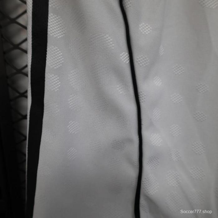 Player Version 25/26 Manchester United Home Shorts