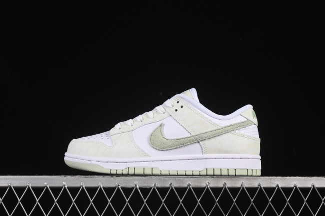 Nike Dunk Low Retro Casual Sneakers in Matcha Green - IB4647-131