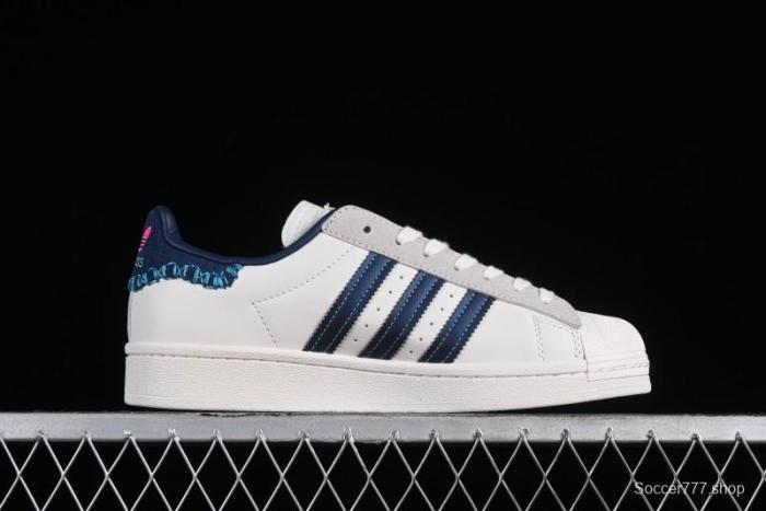 Adidas Originals Superstar Casual Sneakers with Shell Toe Design - ID1139