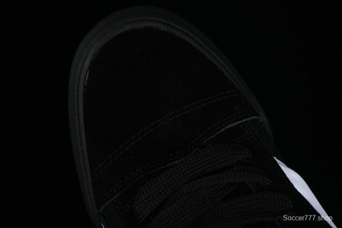 Vans Classics Knu Skool Retro Skate Shoes with Thickened Tongue and Oversized Toe - VN0009QCB9P