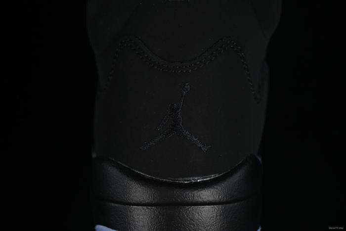 Nike Air Jordan 6 Retro Basketball Shoes with Black Leather and Suede Upper - FZ2239-001