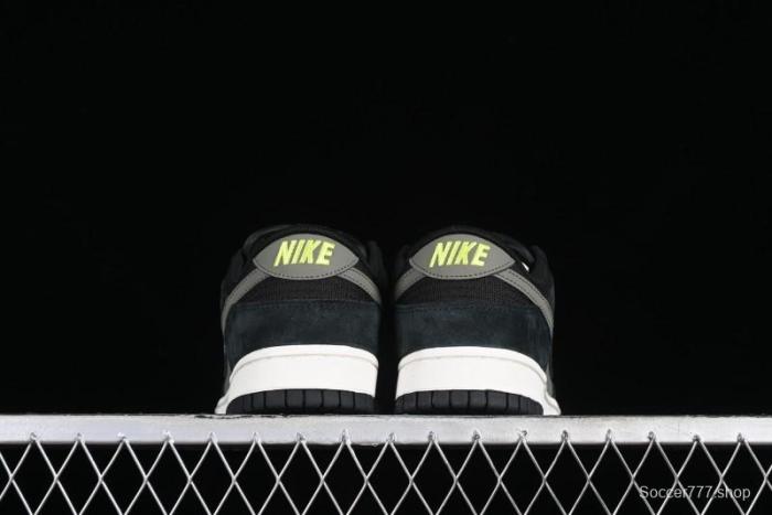 Nike Dunk Low SB Skateboarding Shoes - 302517-236